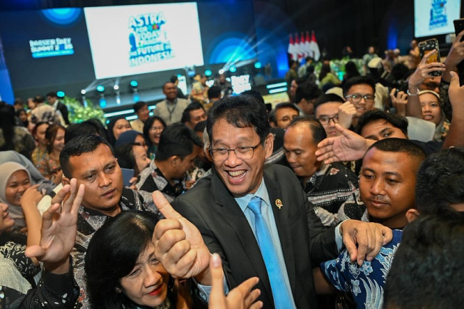 Menkeu Purbaya Yudhi Sadewa mendapat masukan saat membaca komentar di TikTok. (Instagram menkeuri)